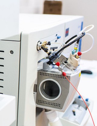 1648793378121775.jpg 化學(xué)實驗室儀器窗口.jpg